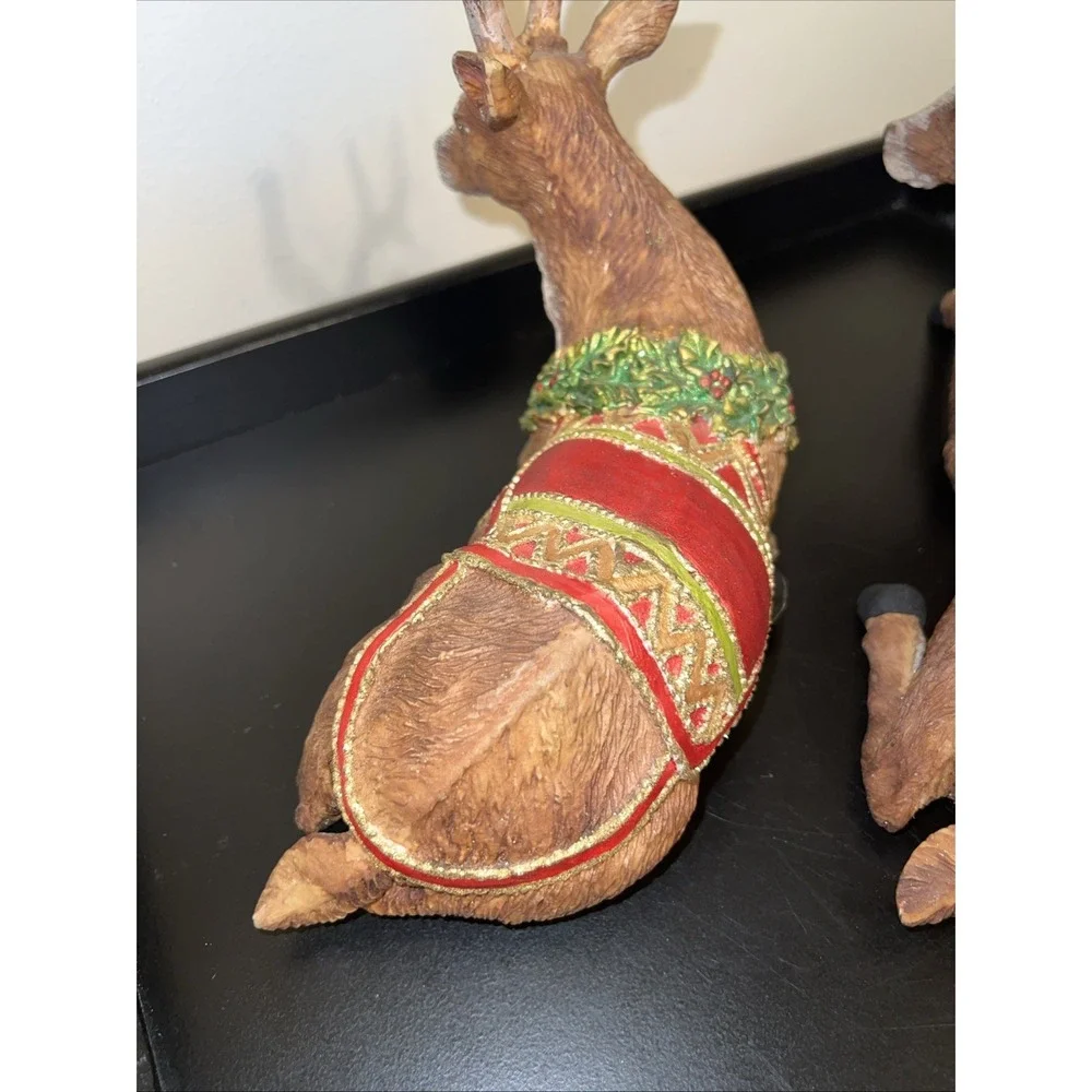 Set Of 2 Reindeer Resin Wooden Look Christmas Holiday Wreath Decor Display 10x8